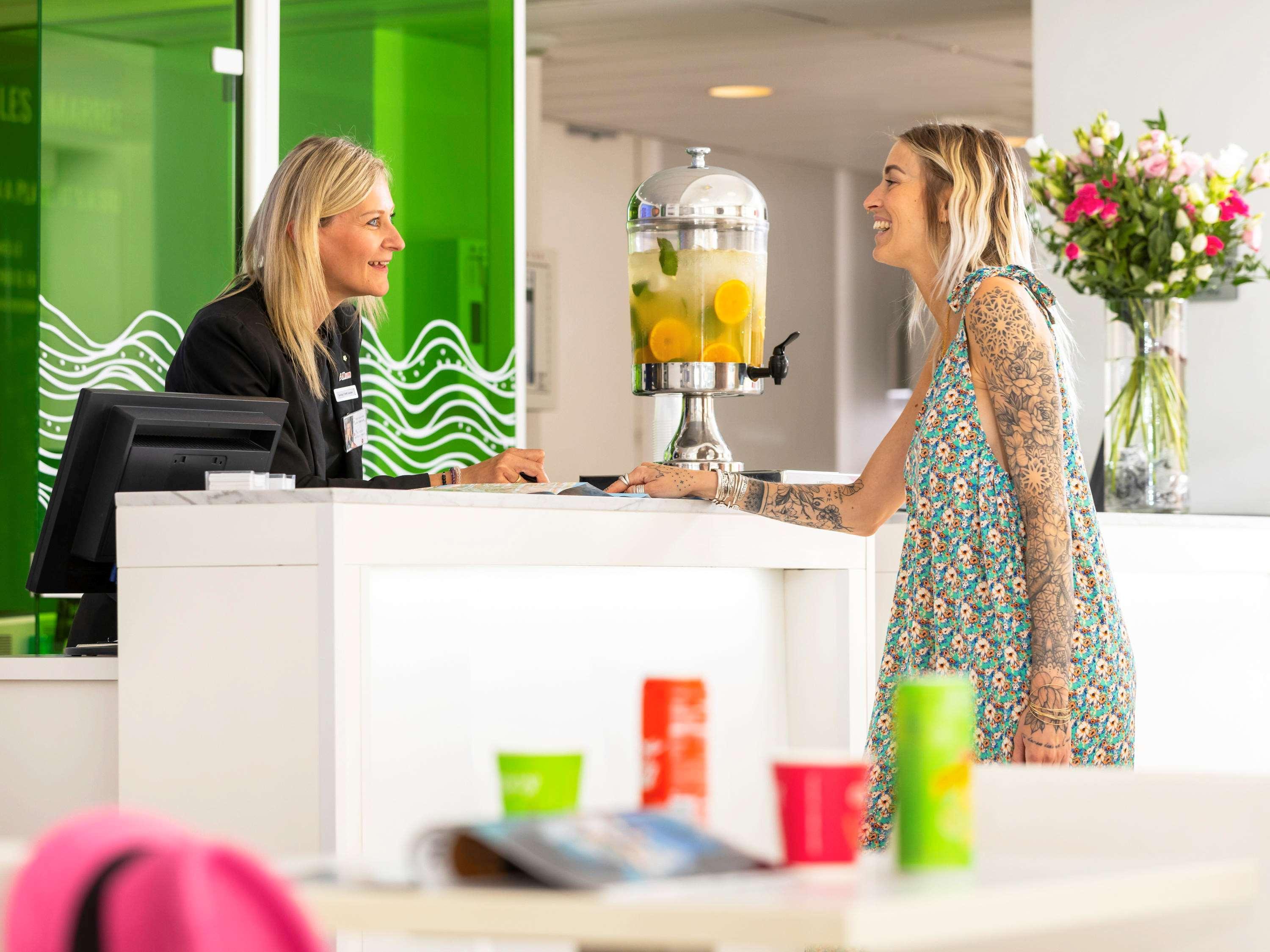 Hotel Ibis Styles Menton Centre Esterno foto