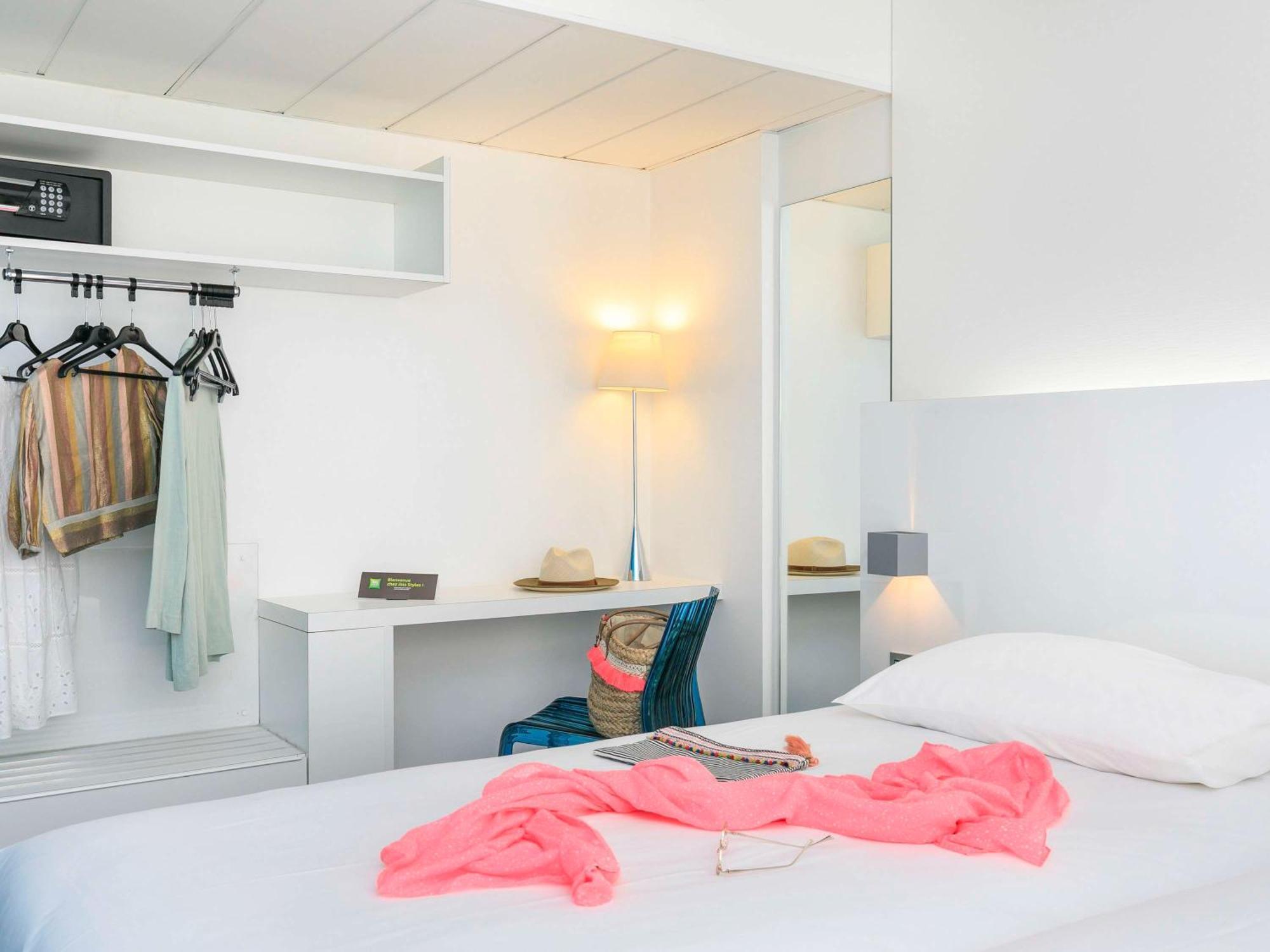 Hotel Ibis Styles Menton Centre Esterno foto