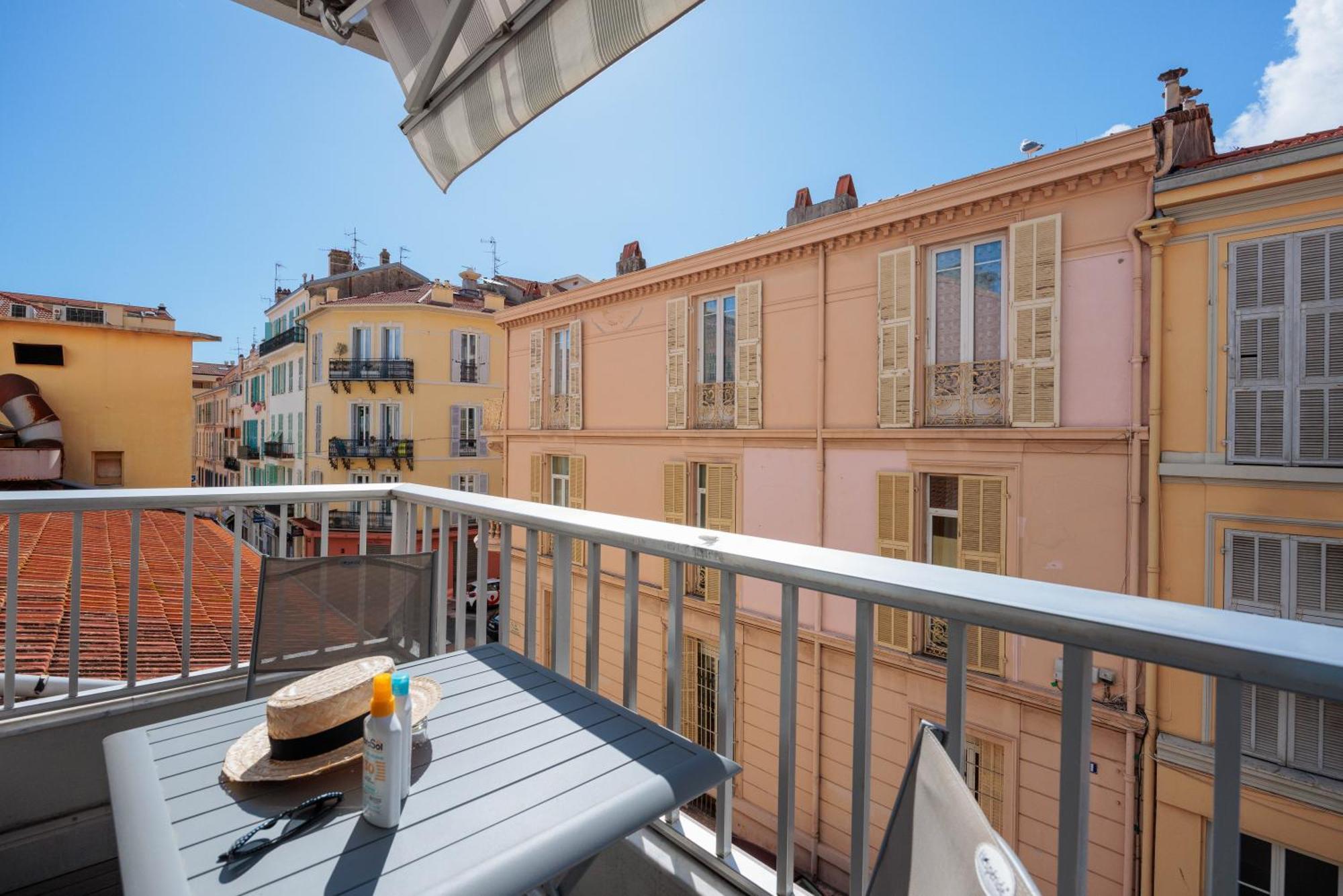 Hotel Ibis Styles Menton Centre Esterno foto
